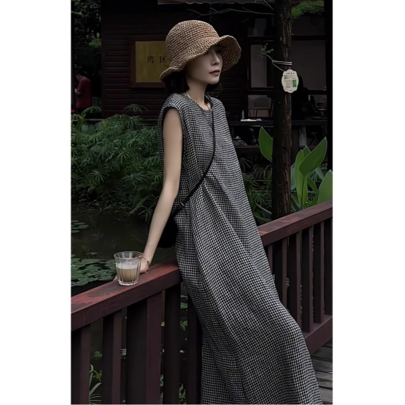 Della | Checkered Sleeveless Maxi Dress